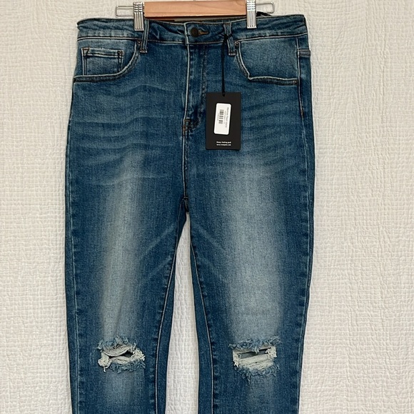 Women’s Risen Stylish Distressed Blue Jeans - Picture 3 of 10